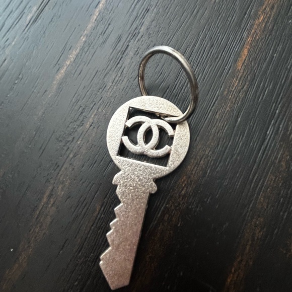 Chanel key ring - Picture 4 of 4